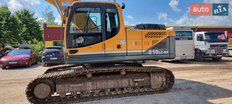 Гусеничный экскаватор Hyundai Robex 220 LC-9A 2012 в Самборе