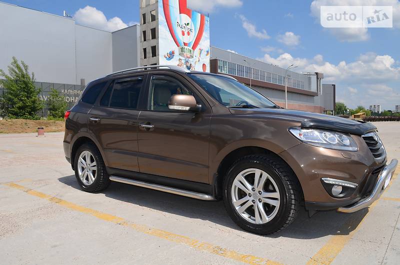 Hyundai Santa FE 2011 года