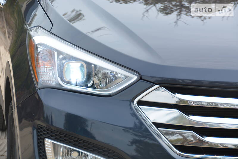 Позашляховик / Кросовер Hyundai Santa FE 2014 в Сваляві