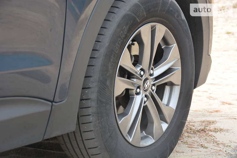 Позашляховик / Кросовер Hyundai Santa FE 2014 в Сваляві