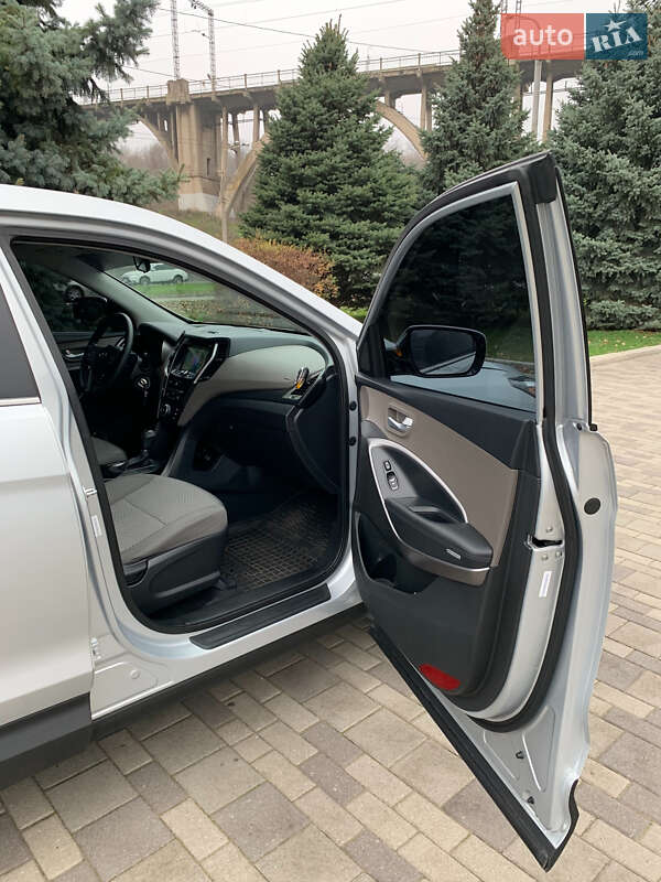 Позашляховик / Кросовер Hyundai Santa FE 2015 в Дніпрі