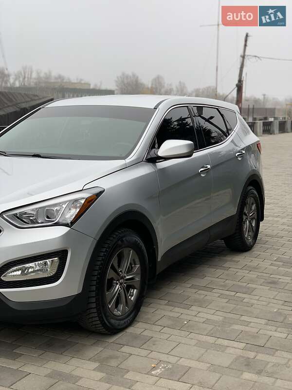 Позашляховик / Кросовер Hyundai Santa FE 2015 в Дніпрі