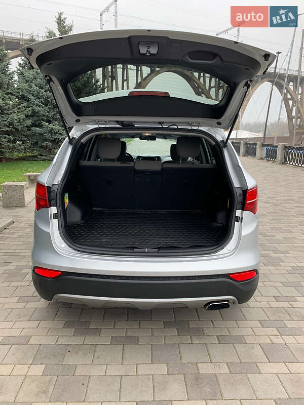 Позашляховик / Кросовер Hyundai Santa FE 2015 в Дніпрі