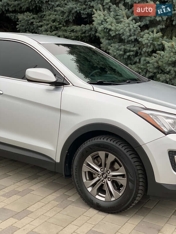 Позашляховик / Кросовер Hyundai Santa FE 2015 в Дніпрі