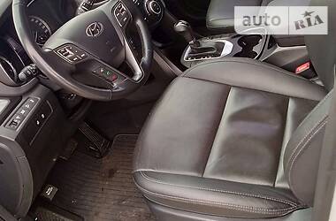 Позашляховик / Кросовер Hyundai Santa FE 2015 в 