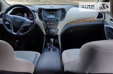 Внедорожник / Кроссовер Hyundai Santa FE 2014 в 