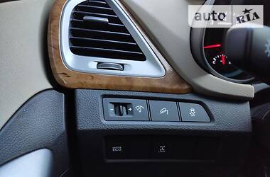 Внедорожник / Кроссовер Hyundai Santa FE 2014 в 
