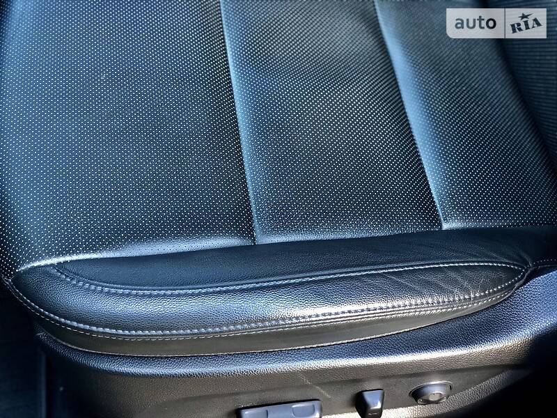 Позашляховик / Кросовер Hyundai Santa FE 2015 в Херсоні