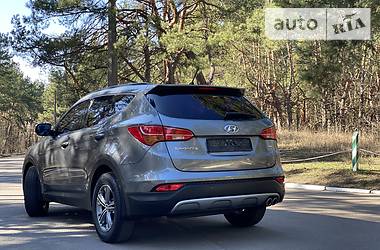Позашляховик / Кросовер Hyundai Santa FE 2014 в 