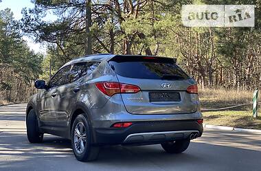 Позашляховик / Кросовер Hyundai Santa FE 2014 в 