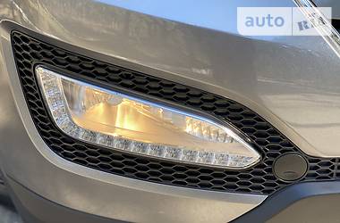 Позашляховик / Кросовер Hyundai Santa FE 2014 в 