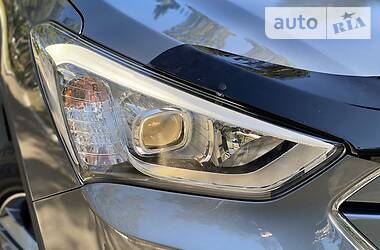 Позашляховик / Кросовер Hyundai Santa FE 2014 в 