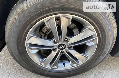 Позашляховик / Кросовер Hyundai Santa FE 2014 в 