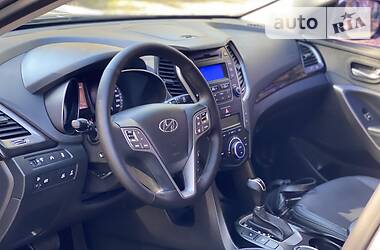 Позашляховик / Кросовер Hyundai Santa FE 2014 в 