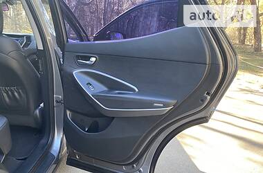 Позашляховик / Кросовер Hyundai Santa FE 2014 в 