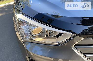 Позашляховик / Кросовер Hyundai Santa FE 2014 в 