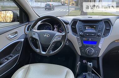Позашляховик / Кросовер Hyundai Santa FE 2013 в 