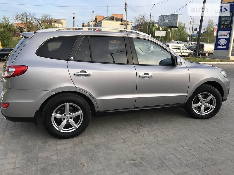 Внедорожник / Кроссовер Hyundai Santa FE 2011 в Луцке