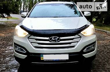 Внедорожник / Кроссовер Hyundai Santa FE 2015 в Киеве