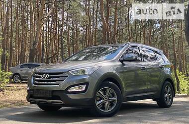 Позашляховик / Кросовер Hyundai Santa FE 2014 в 
