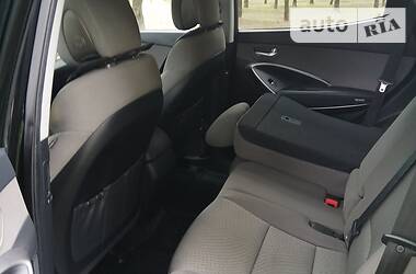 Позашляховик / Кросовер Hyundai Santa FE 2016 в 