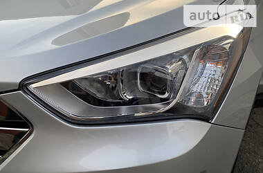 Позашляховик / Кросовер Hyundai Santa FE 2014 в 