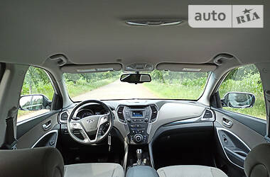 Позашляховик / Кросовер Hyundai Santa FE 2014 в 