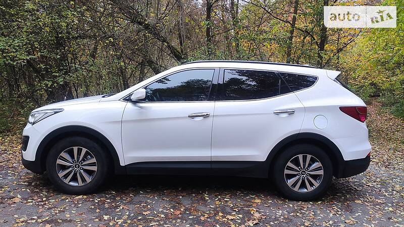 Позашляховик / Кросовер Hyundai Santa FE 2014 в Києві
