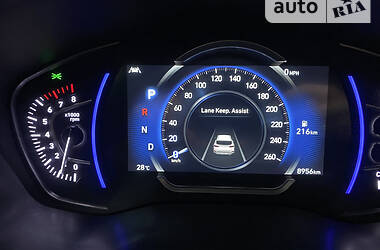 Позашляховик / Кросовер Hyundai Santa FE 2019 в Запоріжжі