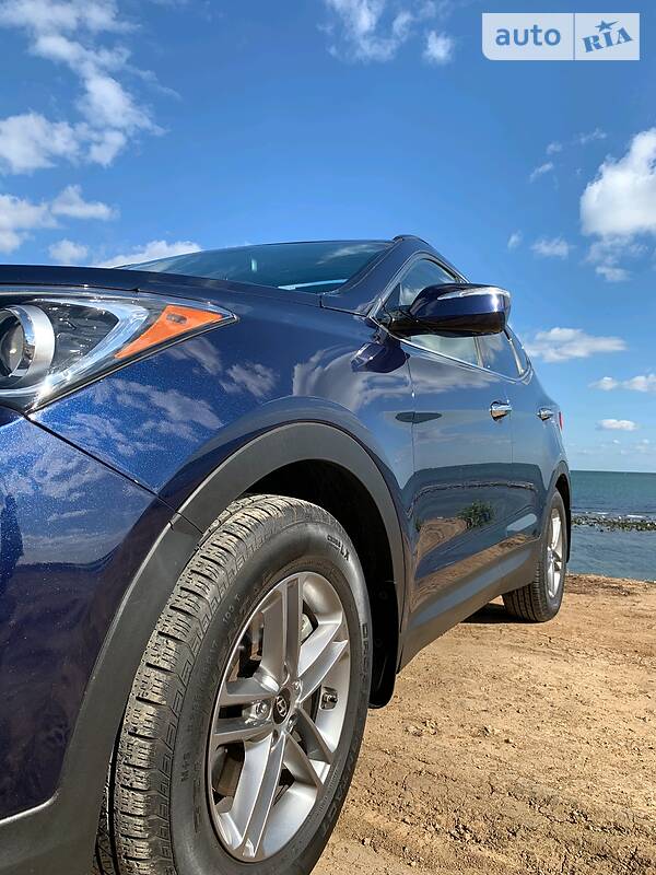 Внедорожник / Кроссовер Hyundai Santa FE 2017 в Черноморске