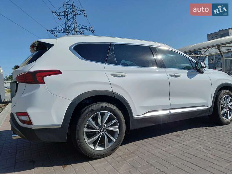 Позашляховик / Кросовер Hyundai Santa FE 2019 в Дніпрі