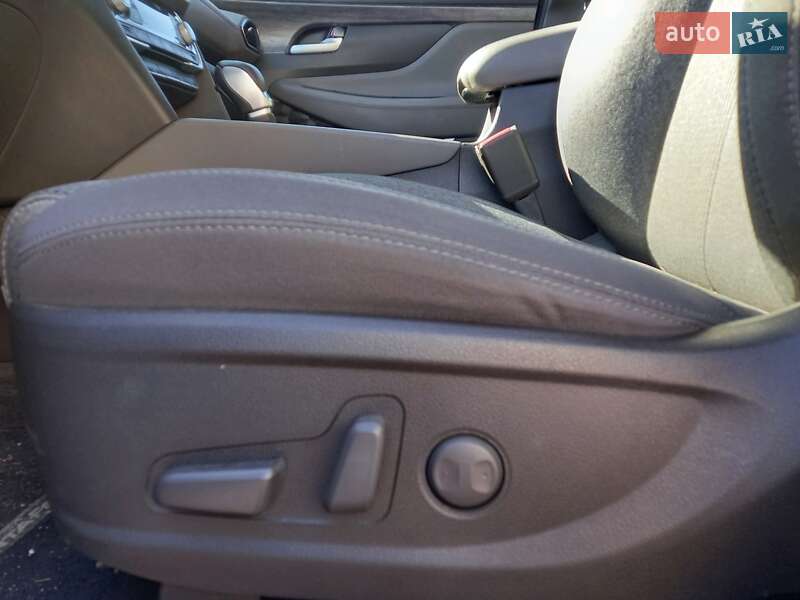 Позашляховик / Кросовер Hyundai Santa FE 2019 в Дніпрі