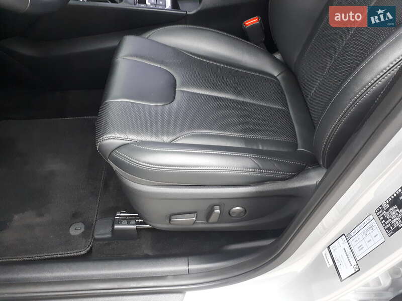 Внедорожник / Кроссовер Hyundai Santa FE 2018 в Ивано-Франковске