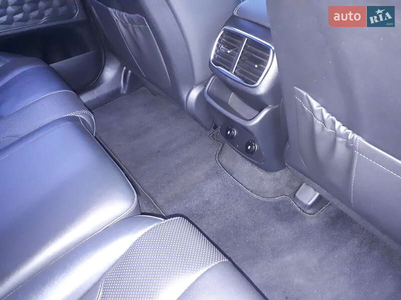Внедорожник / Кроссовер Hyundai Santa FE 2018 в Ивано-Франковске