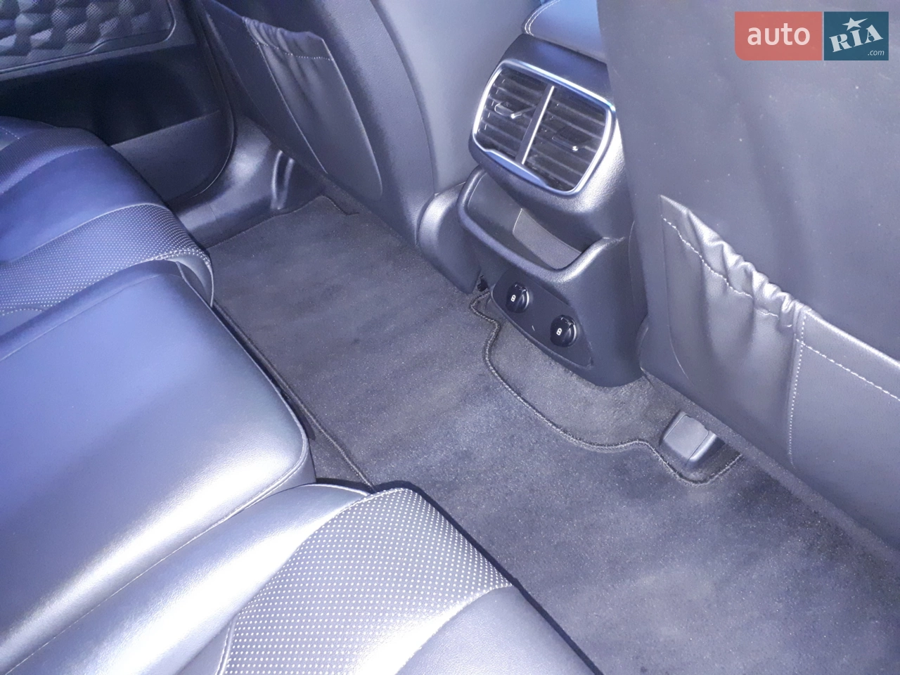 2018 Hyundai Santa Fe - мініатюра 40