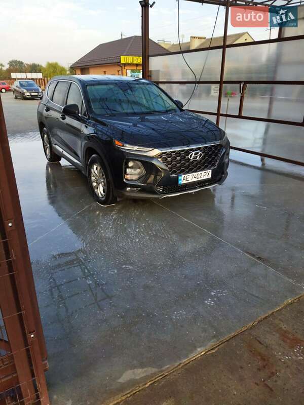 Внедорожник / Кроссовер Hyundai Santa FE 2018 в Великой Александровке
