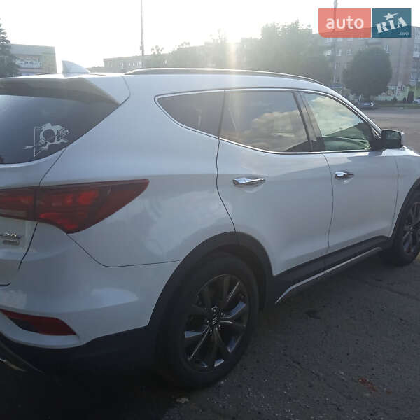 Позашляховик / Кросовер Hyundai Santa FE 2016 в Мені