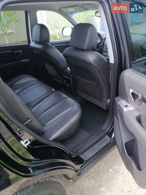 Позашляховик / Кросовер Hyundai Santa FE 2011 в Сараті