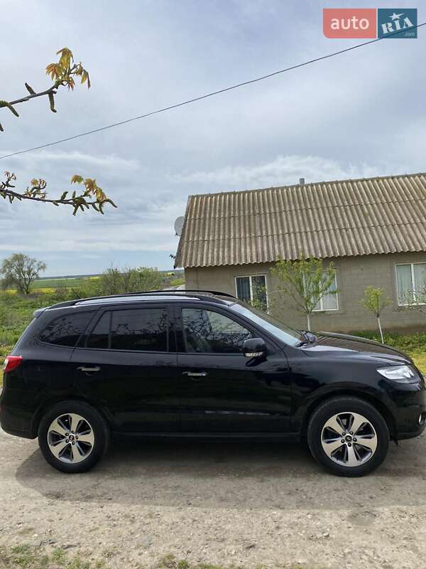 Позашляховик / Кросовер Hyundai Santa FE 2011 в Сараті