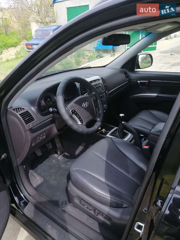 Позашляховик / Кросовер Hyundai Santa FE 2011 в Сараті