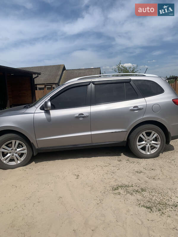 Позашляховик / Кросовер Hyundai Santa FE 2011 в Дубровиці