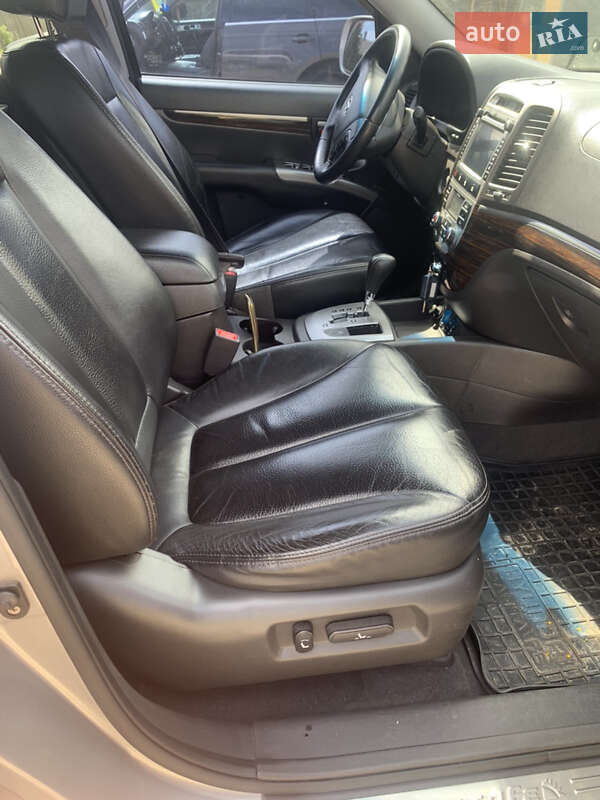 Позашляховик / Кросовер Hyundai Santa FE 2011 в Дубровиці