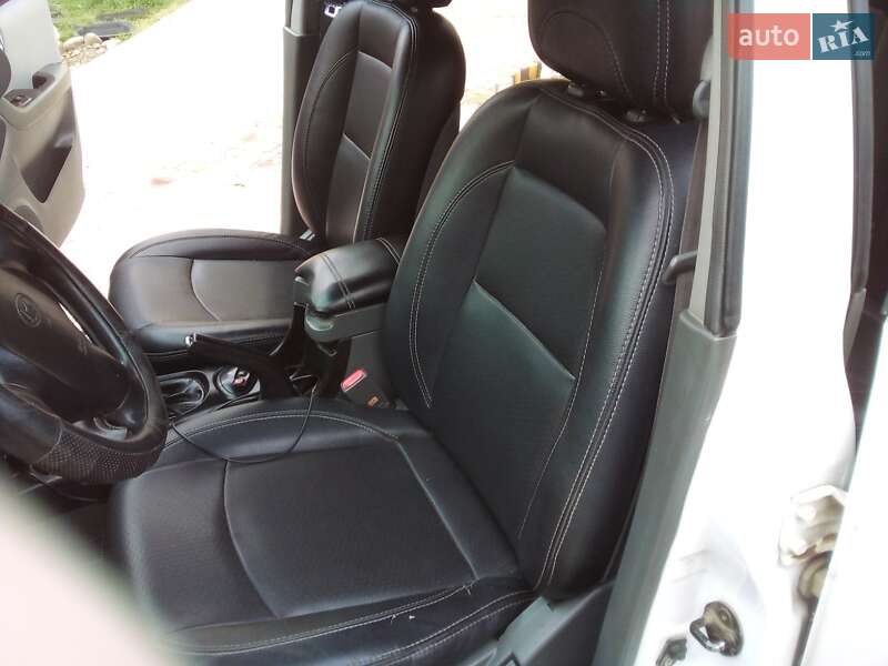 Внедорожник / Кроссовер Hyundai Santa FE 2006 в Тернополе фото 15 Внедорожник / Кроссовер Hyundai Santa FE 2006 в Тернополе