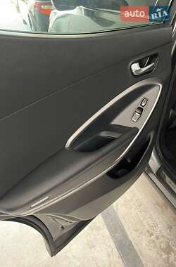 Внедорожник / Кроссовер Hyundai Santa FE 2012 в 