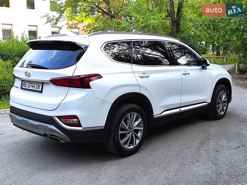 Позашляховик / Кросовер Hyundai Santa FE 2019 в Синельниковому
