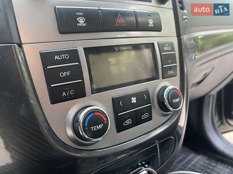 Внедорожник / Кроссовер Hyundai Santa FE 2011 в Тернополе