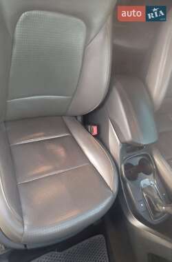 Внедорожник / Кроссовер Hyundai Santa FE 2013 в 