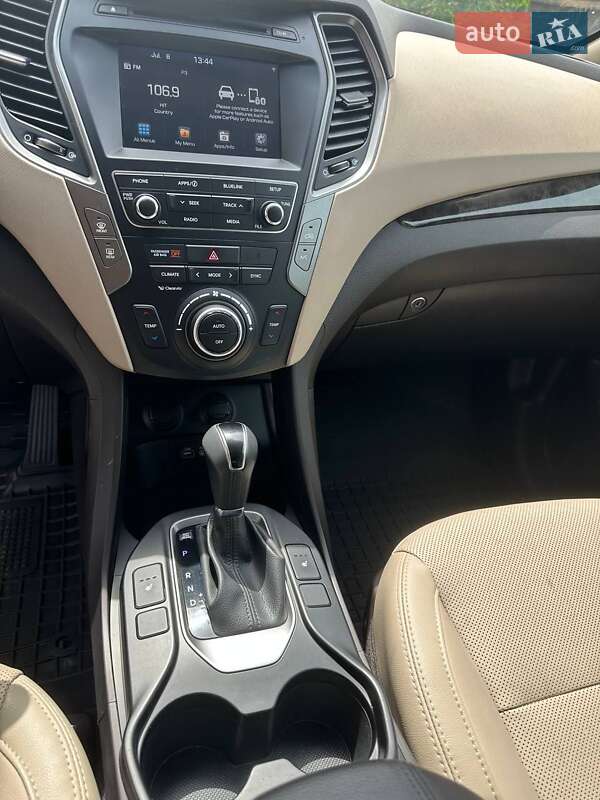 Позашляховик / Кросовер Hyundai Santa FE 2017 в Житомирі