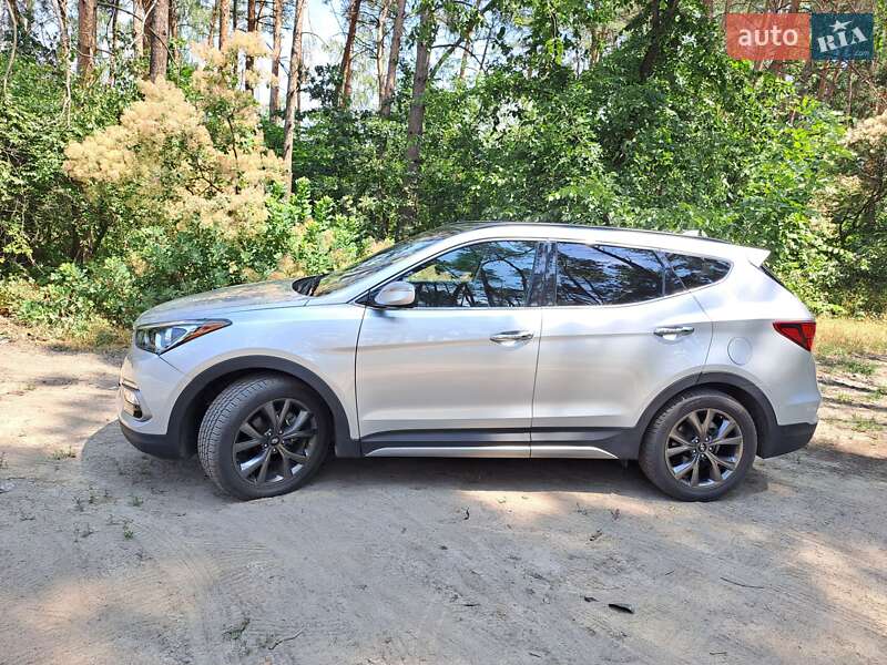 Позашляховик / Кросовер Hyundai Santa FE 2017 в Чорнобаї