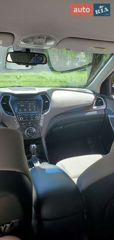 Внедорожник / Кроссовер Hyundai Santa FE 2016 в Ивано-Франковске